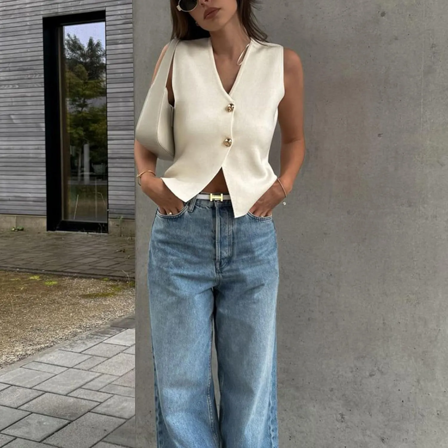 FindThy Womens Cropped Knit Vest V Neck Button Up Solid Color Sleeveless Gilet Tank Tops