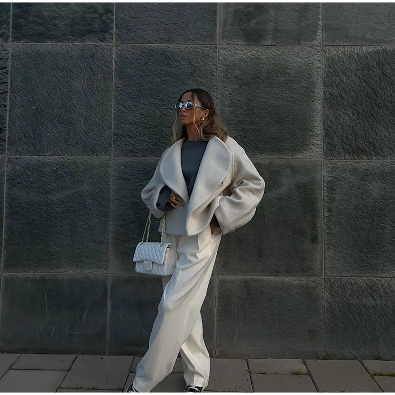 Large Collar Stylish Wool Crop Coat