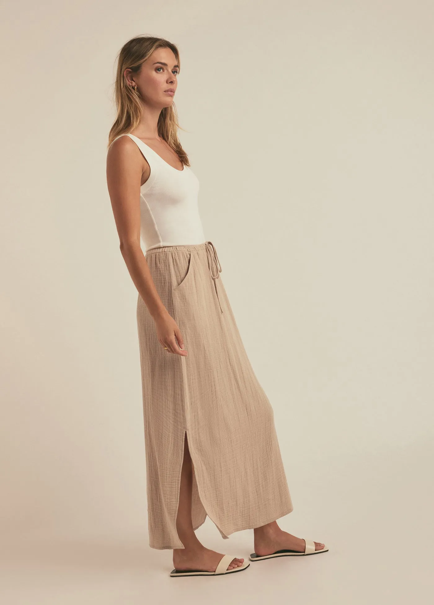 THE SLIP IT ON SKIRT
