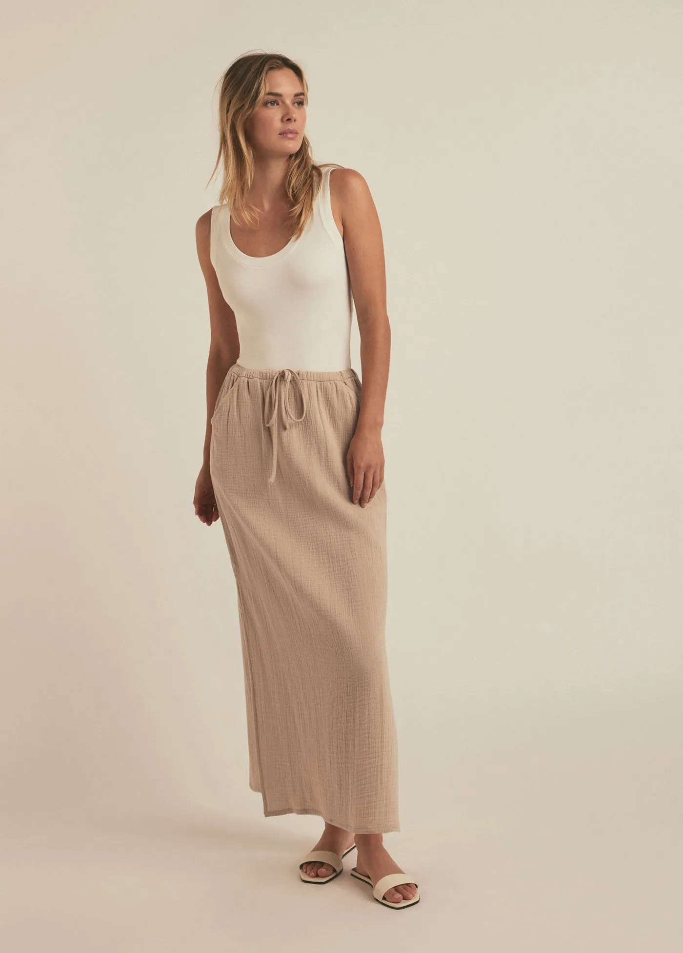THE SLIP IT ON SKIRT