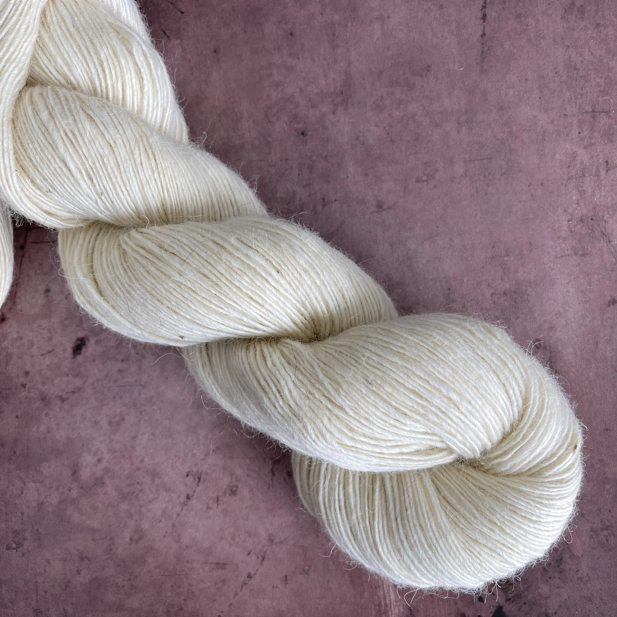 White Fingering Weight Lamb Wool Yarn 450 yards Icelandic Lamb Wool Yarn Montana
