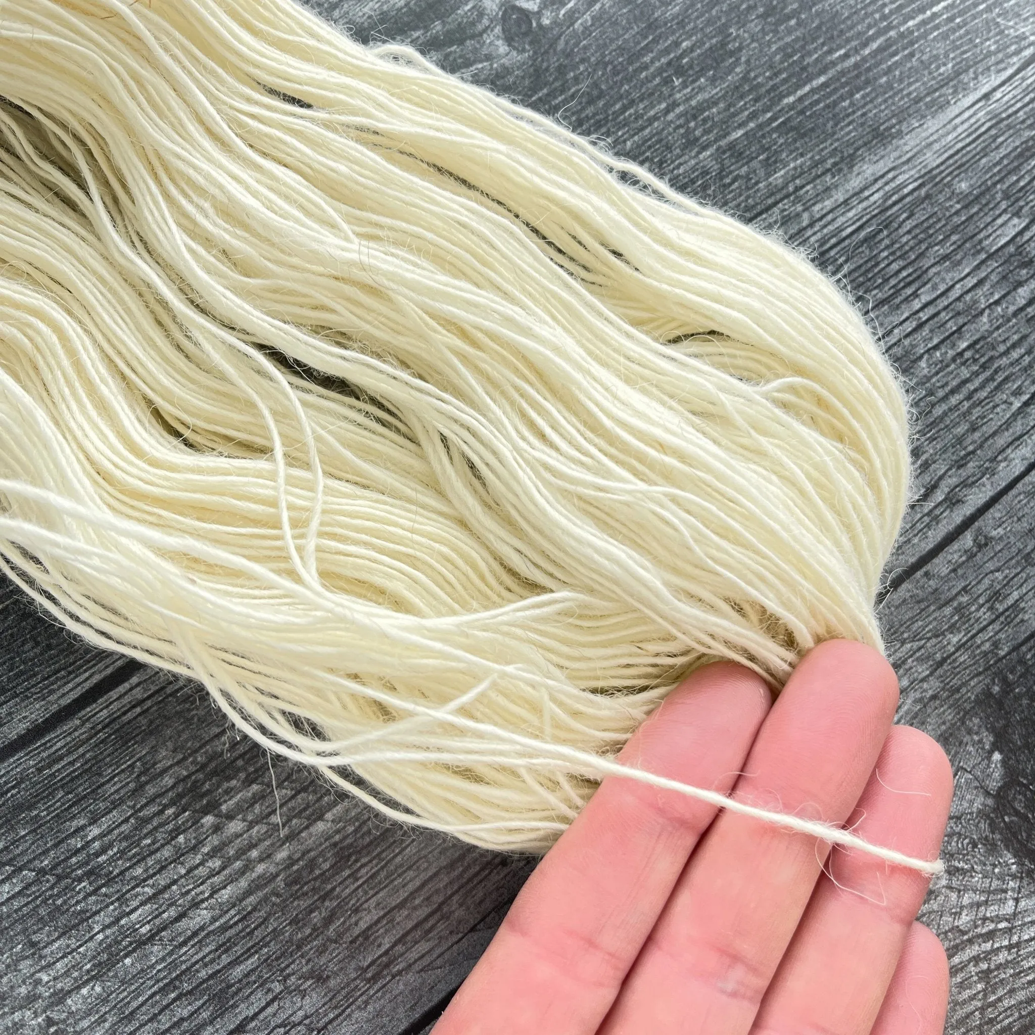 White Fingering Weight Lamb Wool Yarn 450 yards Icelandic Lamb Wool Yarn Montana