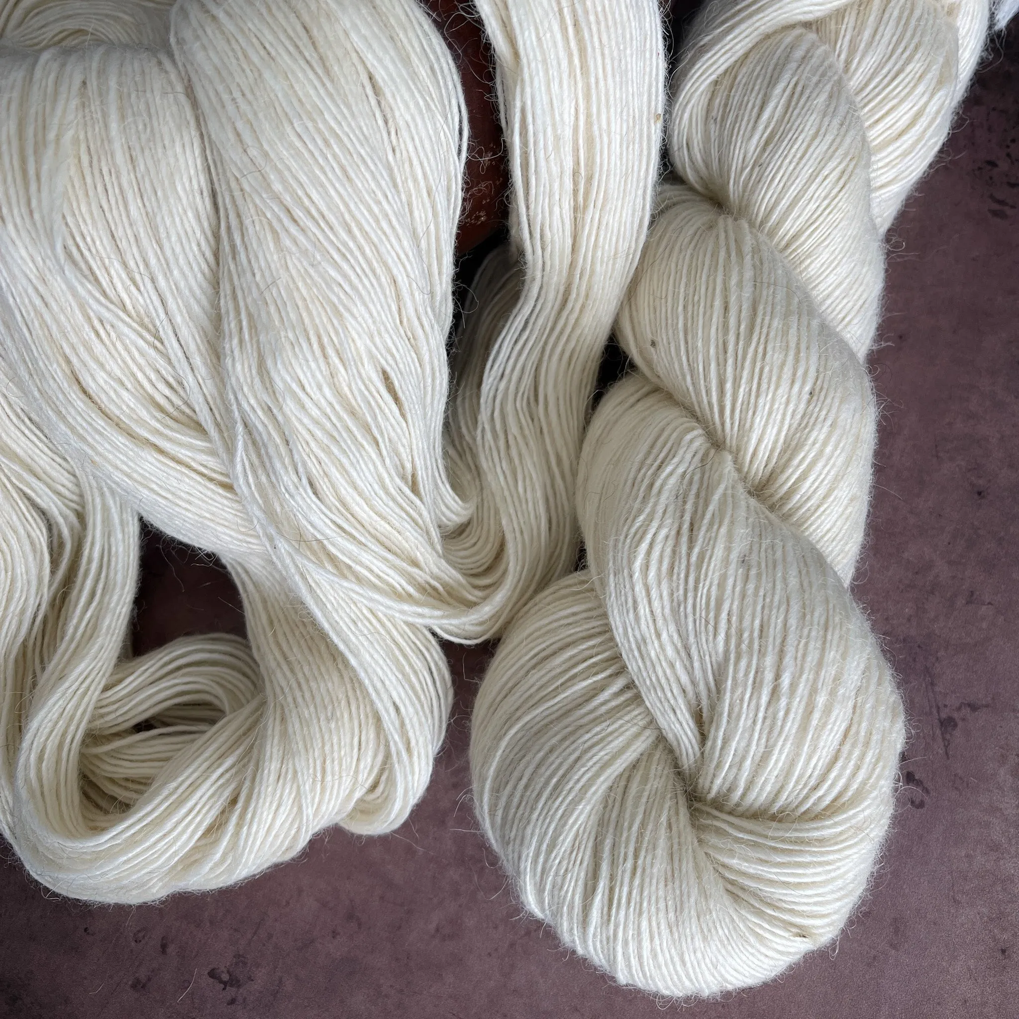 White Fingering Weight Lamb Wool Yarn 450 yards Icelandic Lamb Wool Yarn Montana