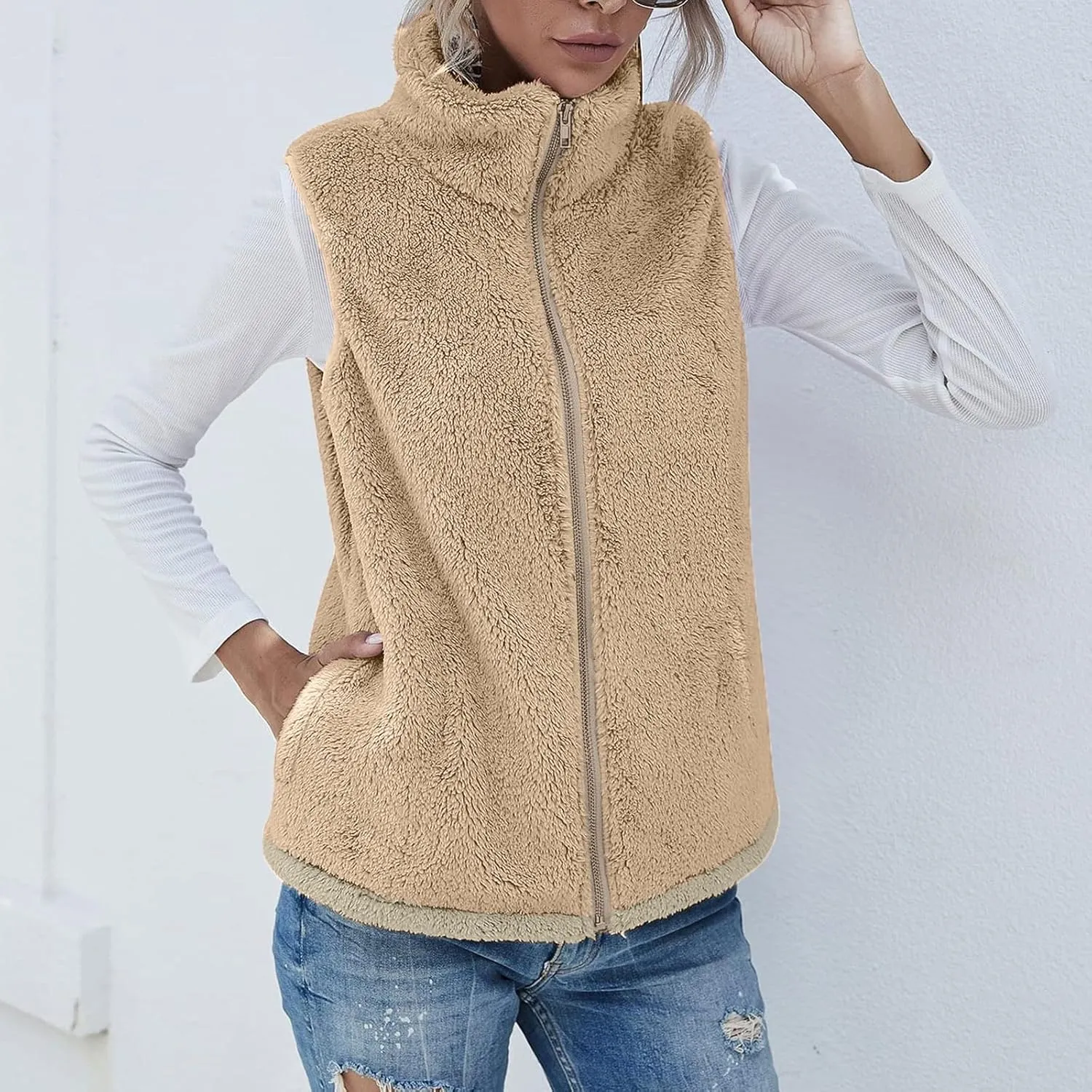 Women Fleece Vest Casual Sleeveless Sherpa Jacket Zip Up Stand Collar Fuzzy Jacket Casual Sherpa Vest with Pocket